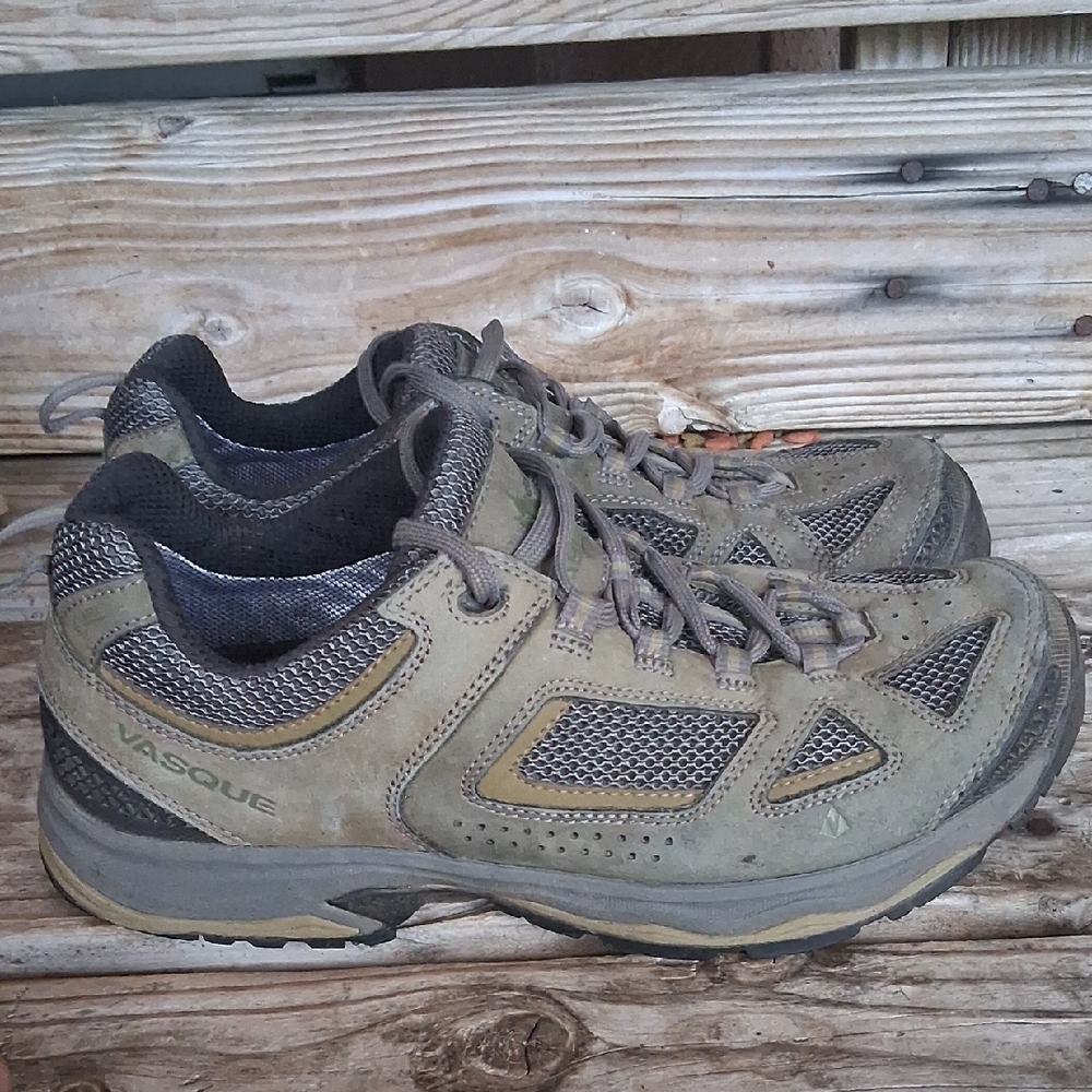 Vasque Women's Olive and Black Athletic Shoes